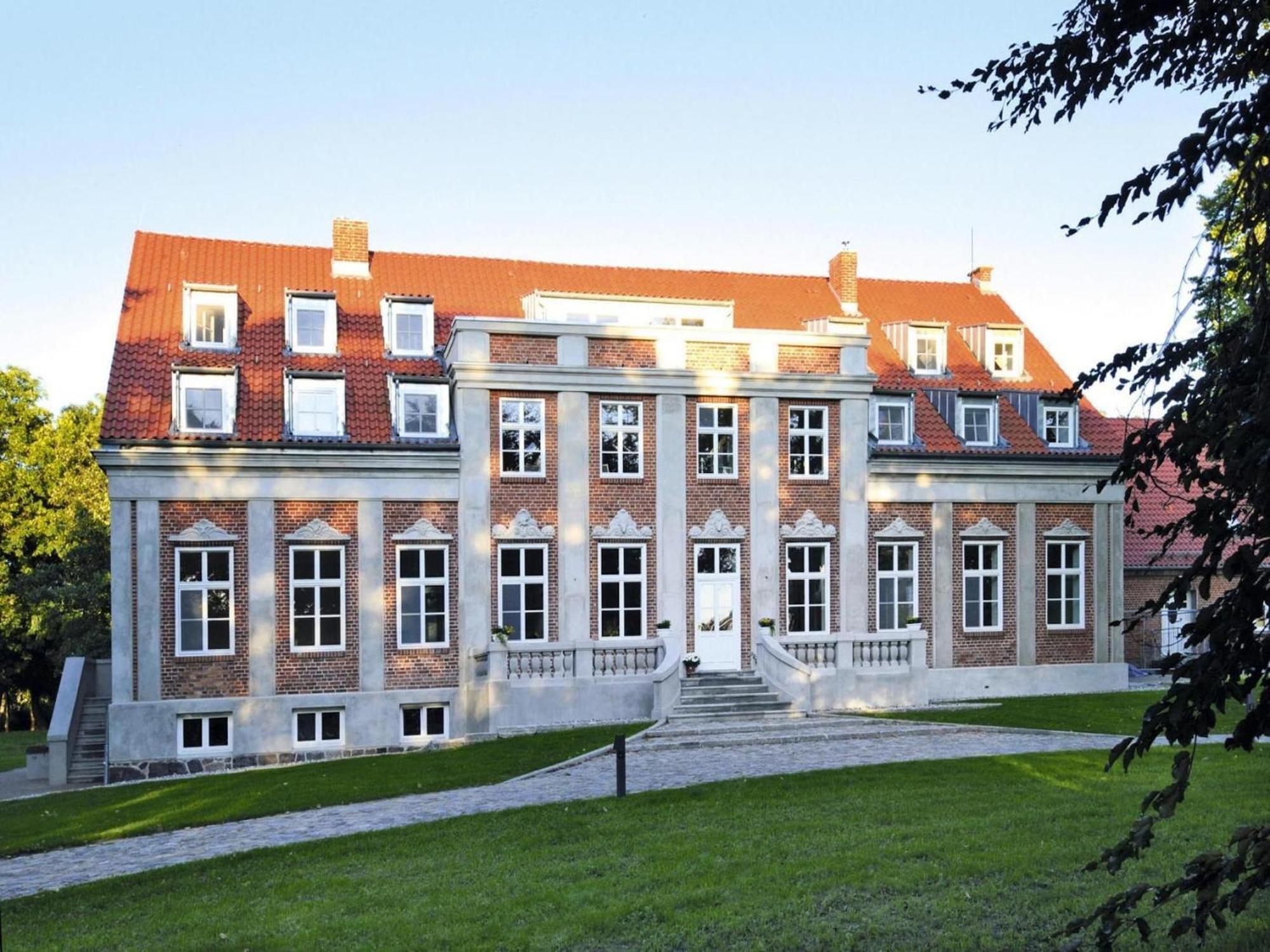 Вилла Gutshaus Zicker In Garz Garz  Экстерьер фото